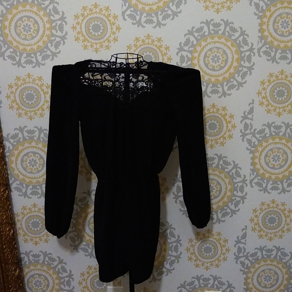 Black long sleeve romper w/pockets XS